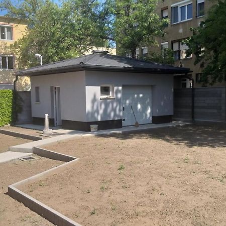 Karpatia Vendeghaz 1201 Budapest Exterior foto