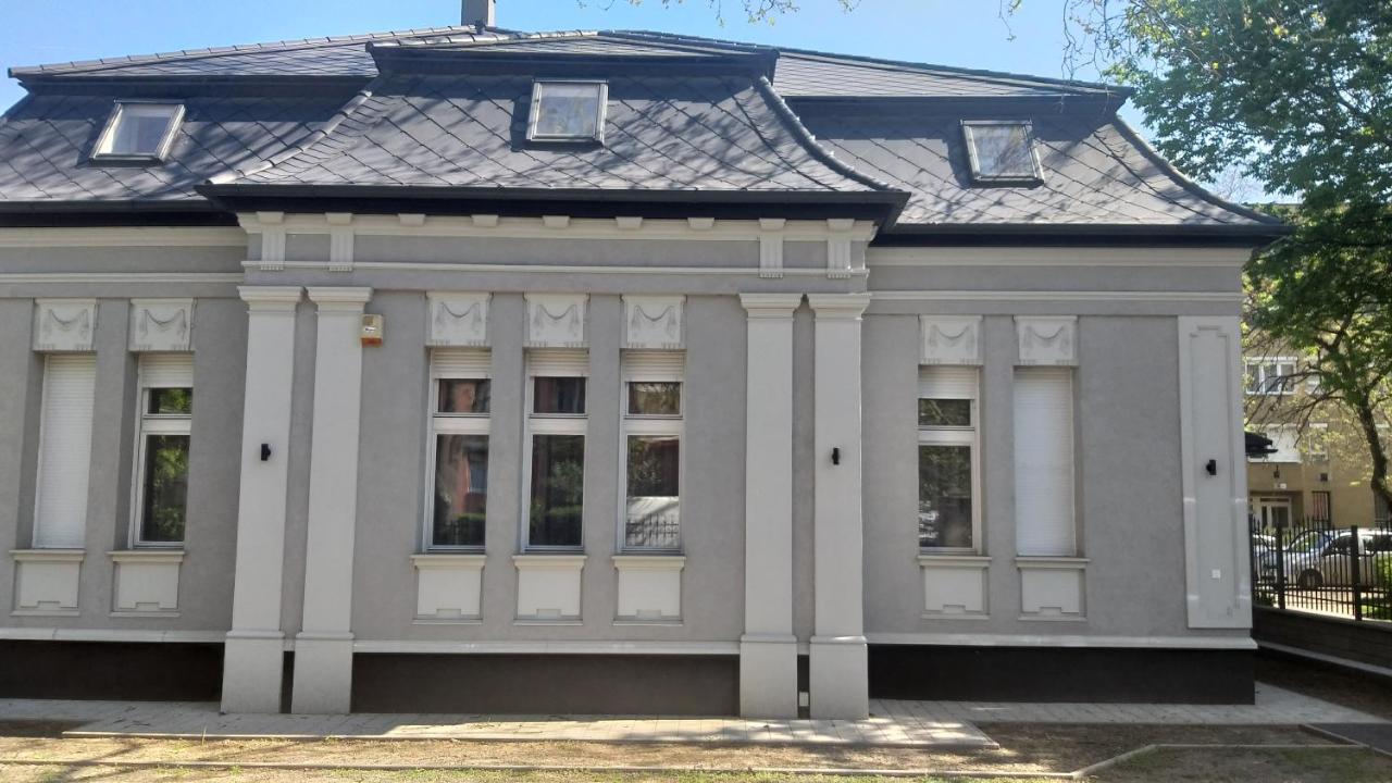 Karpatia Vendeghaz 1201 Budapest Exterior foto