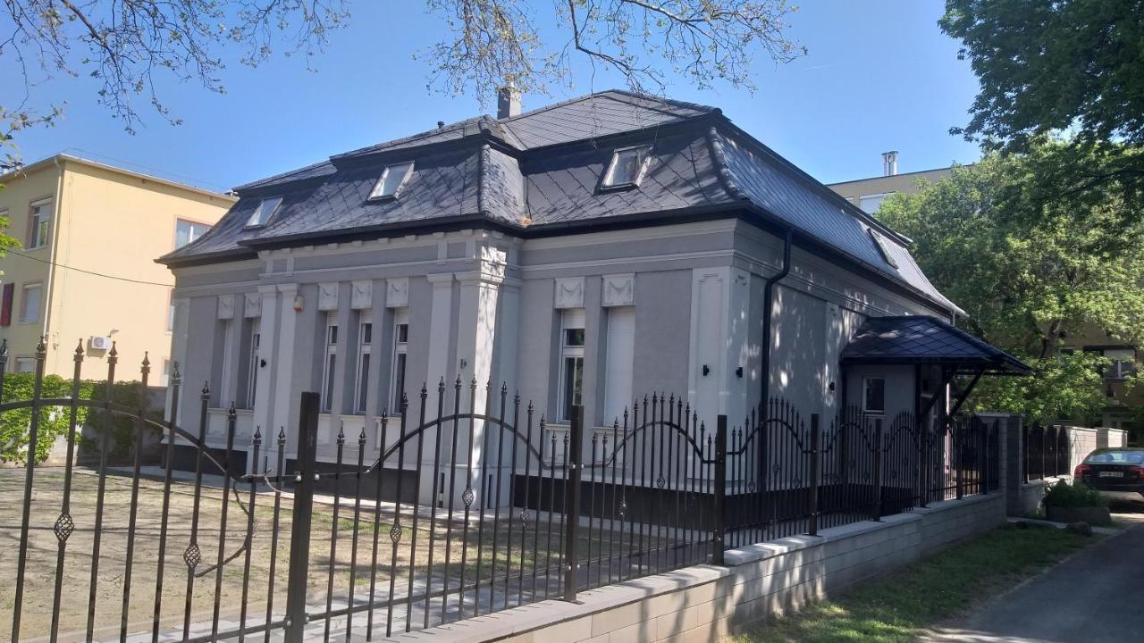 Karpatia Vendeghaz 1201 Budapest Exterior foto