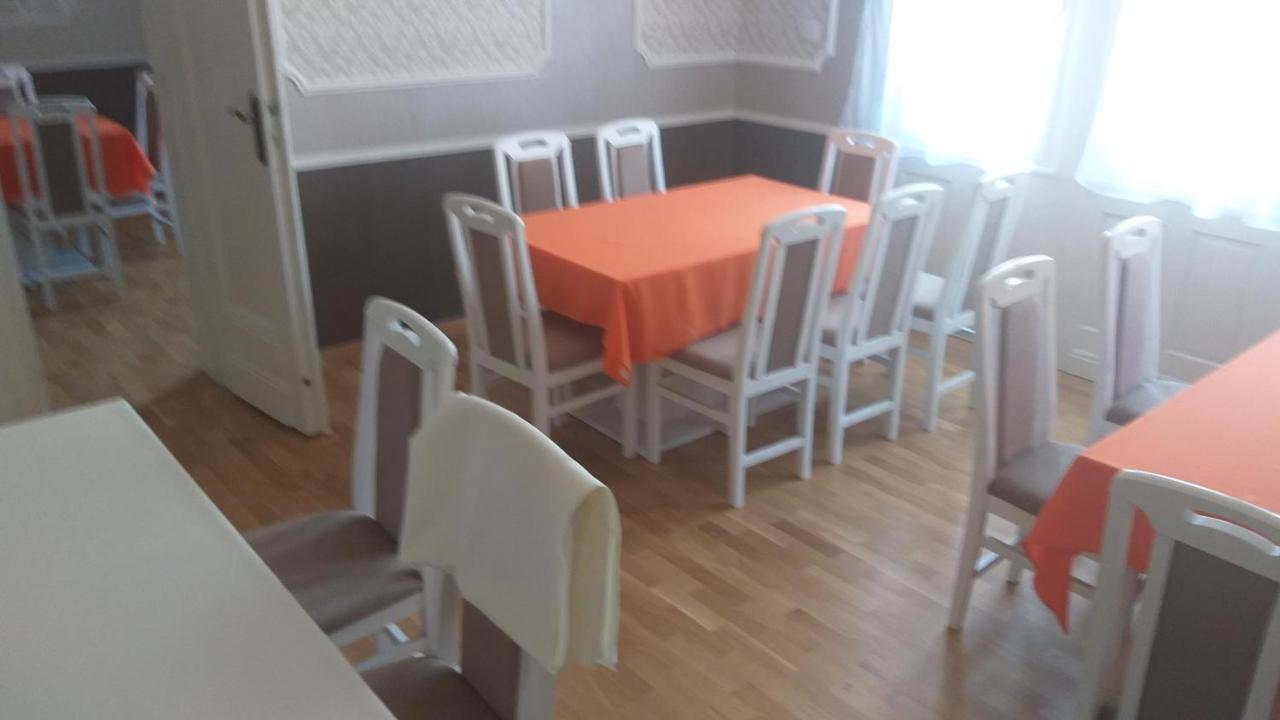 Karpatia Vendeghaz 1201 Budapest Exterior foto